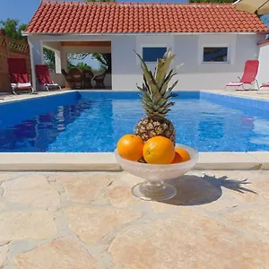 Donji Lepuri Ferienhaus