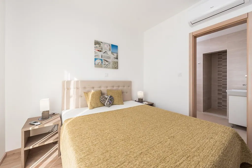 Vile Dalmacija 365 Sukosan, Zadar County Debeljak